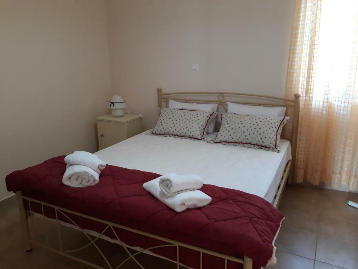 Maria Guesthouse Kini Esterno foto