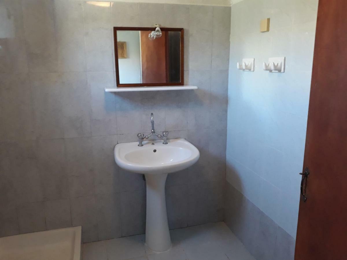 Maria Guesthouse Kini Esterno foto
